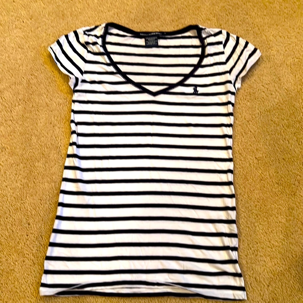 Size small Ralph Lauren Vneck like new